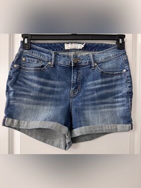 #1941 - Torrid High-Rise Shortie Short Rolled Hem Faded Medium Wash Blue Denim
